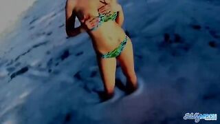 Iraqi brunette shows her charms in a captivating video