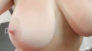 The stepfather decided to seduce his stepdaughter, who turned out to be a real professional
