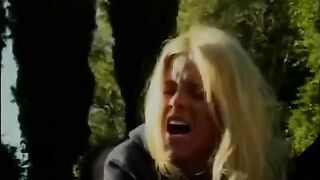 A girl with natural boobs seduced her stepbrother for sex