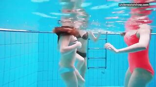 A girl was photographed at the pool without underwear