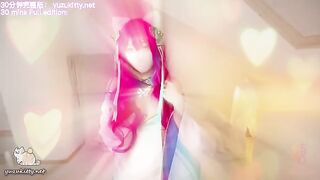 Ahri's mystery box: Nine-tailed fox's essence extraction - a captivating cosplay scene