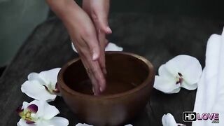 Hot massage sex with a friend and a nice butt in HD