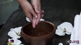 Hot massage sex with a friend and a nice butt in HD