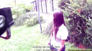 A stranger made a blowjob for the guy in the bushes