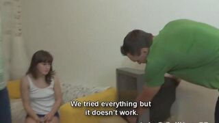 Trachnul Sesstin fucked his stepsister on the couch and came inside her