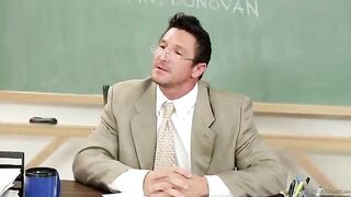 The student received a good mark thanks to the teacher's blowjob