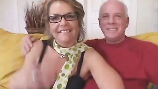 The old man gave his wife a student to milk