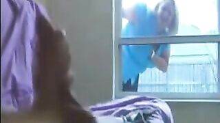 A woman peeps at a guy masturbating in the ward and hospital