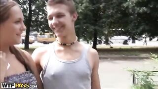 A guy licks the pussies of two sexy girls in this hot video