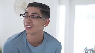 A young guy got stuck on his stepmom’s natural boobs