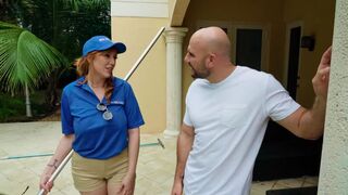 My redhead MILF pool girl’s ass is amazing, I had to fuck it