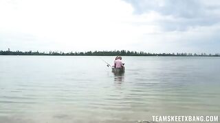 I caught a cock outdoors, it was a wild encounter in nature