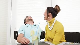 Suburban woman gets her nimphomaniac cock sucking needs met