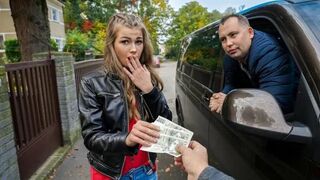 A girl agreed to have sex in her car for a large sum of money