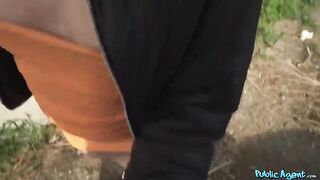 Italian brunette lost her phone and got fucked on the street