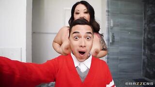 She took a selfie with a cock and needed more help.Tokyo Leigh / Brazzers