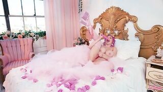 A glamorous life is not only about luxury, but also about sex