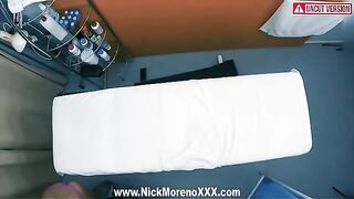 A sexy girl gets a sensual massage from a horny masseur in 4K