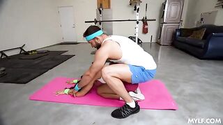 Another way to pump up the body with a hot MILF in HD