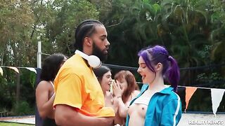 Sexual girl loves having sex right in nature