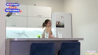 Woke up with a surprise in her mouth, a hot step-sister scene