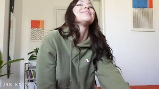 A hot step mom seduces her stepson to fuck her properly