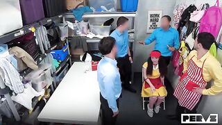 No, there aren't too few vibrators! (Group sex scene)