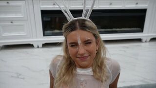 The guy adorned the girl’s face with cream and clogged it with sperm