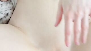 A cute girl was fucked gently in missionary and creampie