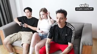 The team is assembled, it's time to work on her orgasm! - HD amateur video