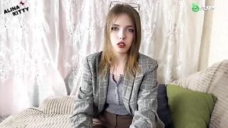 A psychologist helped a girl with her face problems