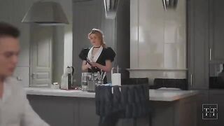 The boss came to a subordinate at home and in panties