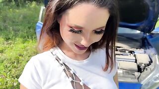 A young couple has sex right in the car, with no shame