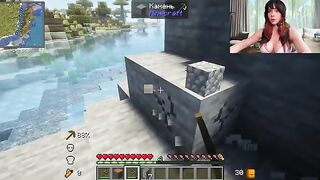You better see this girl playing Minecraft, it's just awesome!