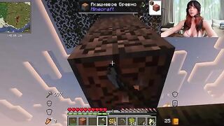 You better see this girl playing Minecraft, it's just awesome!