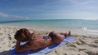 A girl with a huge ass was picked up on the beach